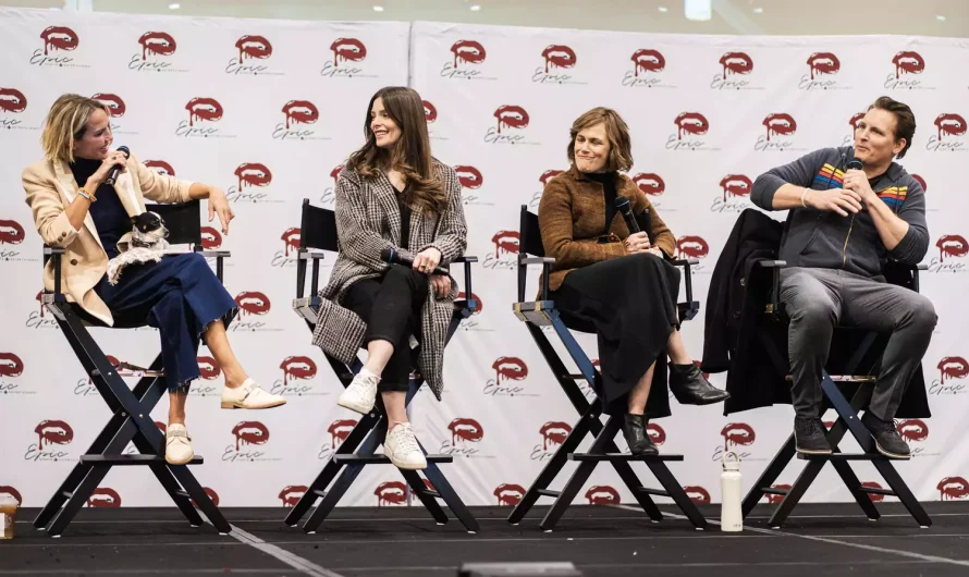 Twilight Cast Takes a ‘Family Portrait’ at Epic Cons Chicago